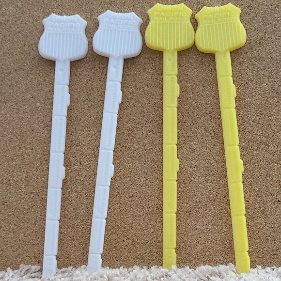 4 Vintage Union Pacific Swizzle Stir Stick Drink Mixers - Picture 1 of 3